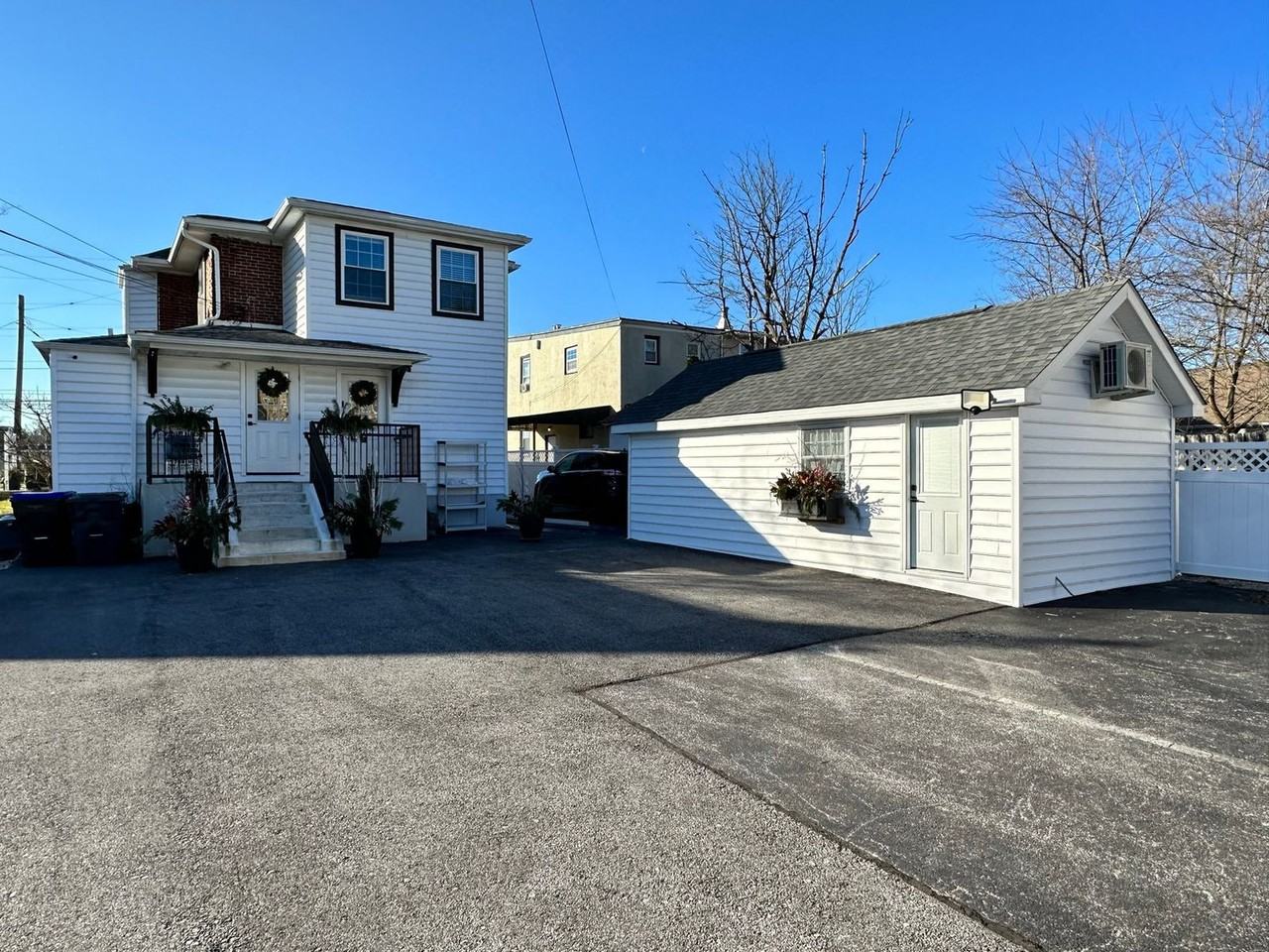 717 Lancaster Avenue - Photo 6 of 23