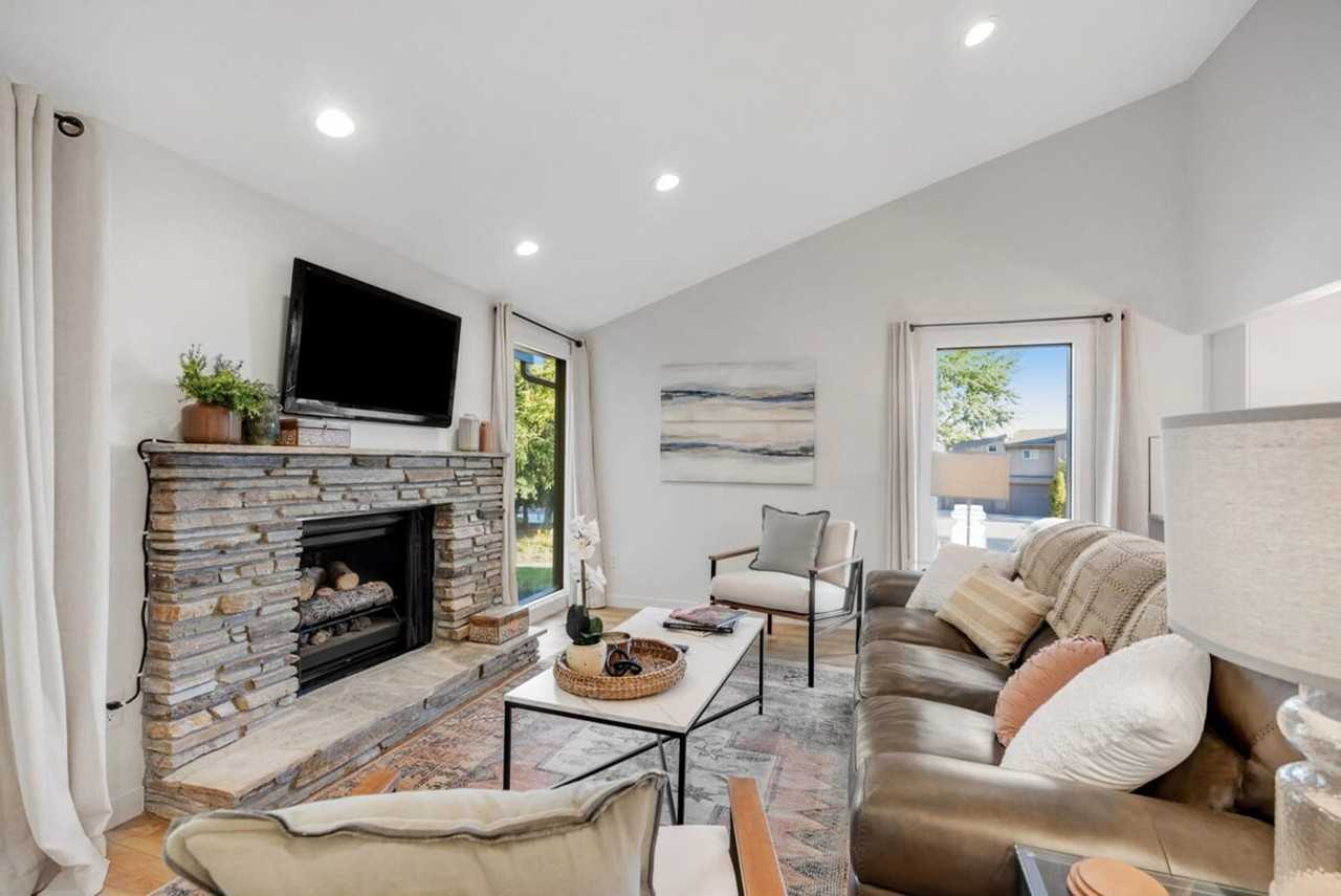 2890 N Mountain Rd #1324061P - Photo 3 of 40