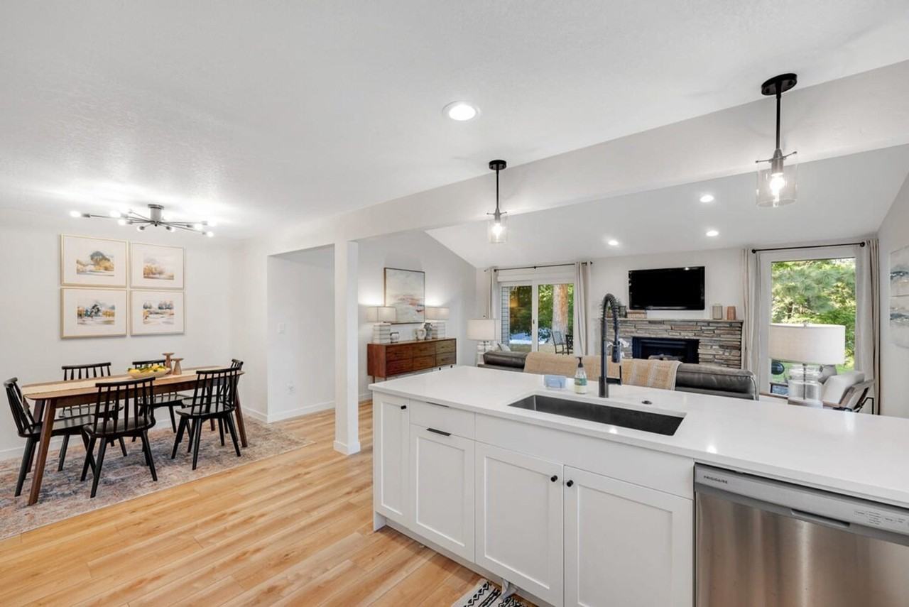 2890 N Mountain Rd #1324061P - Photo 6 of 40