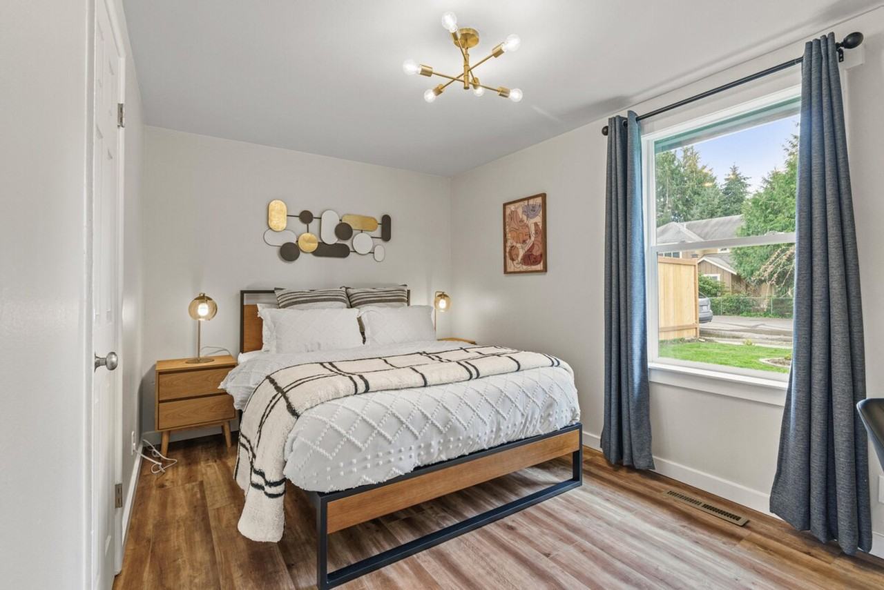 13352 17th Ave Ne #1324813P - Photo 4 of 22