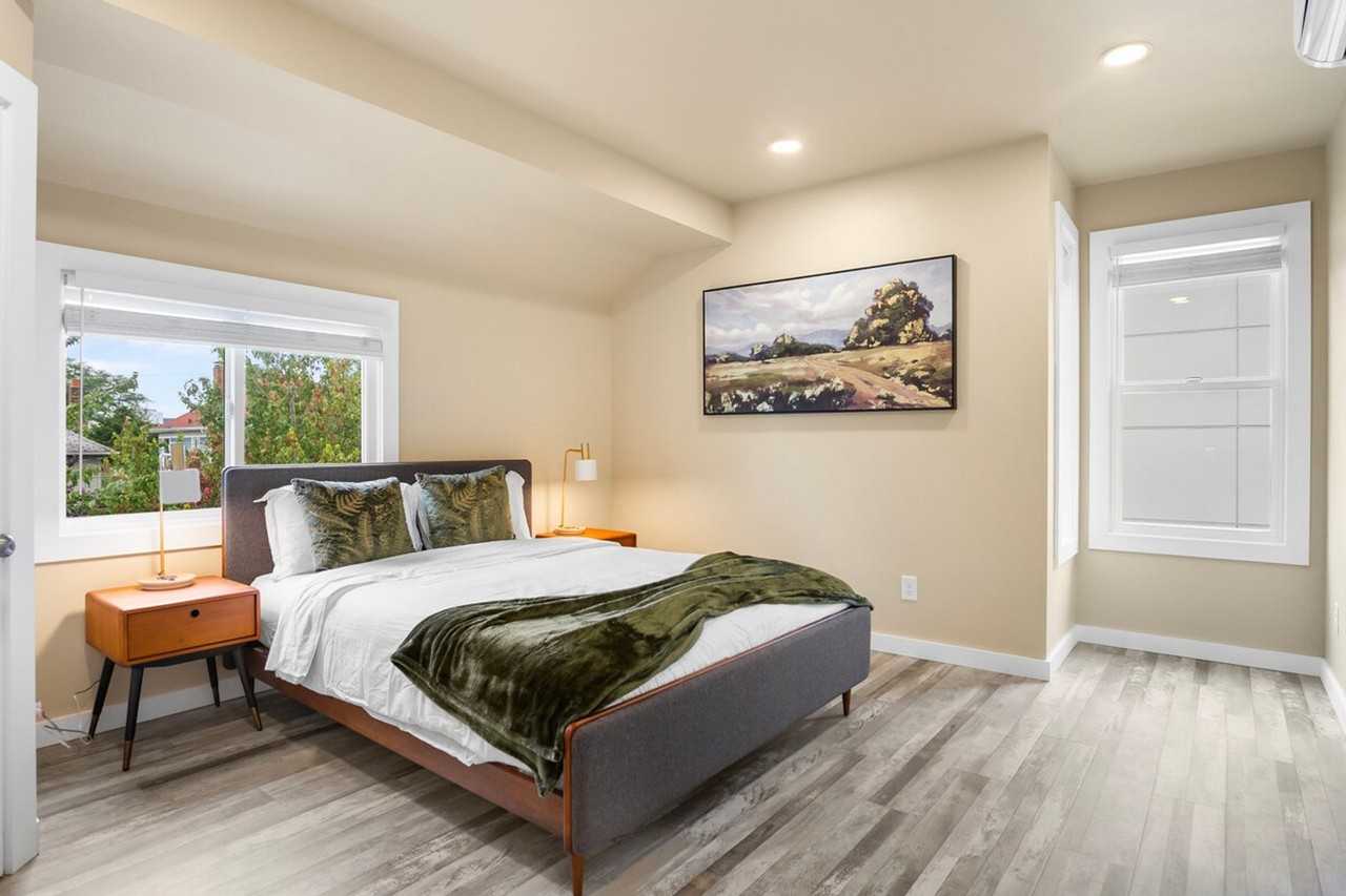 914 16th Avenue #1324827P - Photo 5 of 29