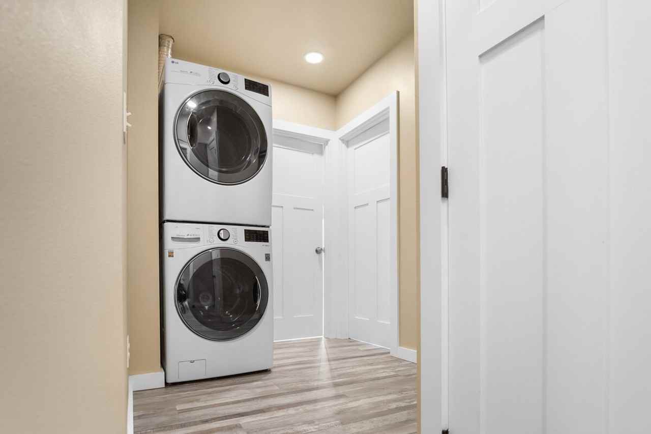 914 16th Ave #1324827P - Photo 4 of 29