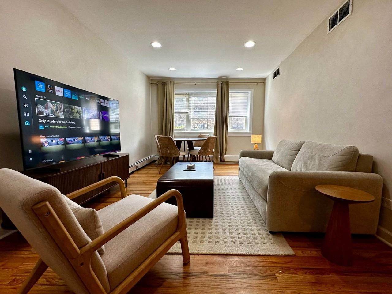 3161 N Cambridge Ave #1322526P - Photo 2 of 8