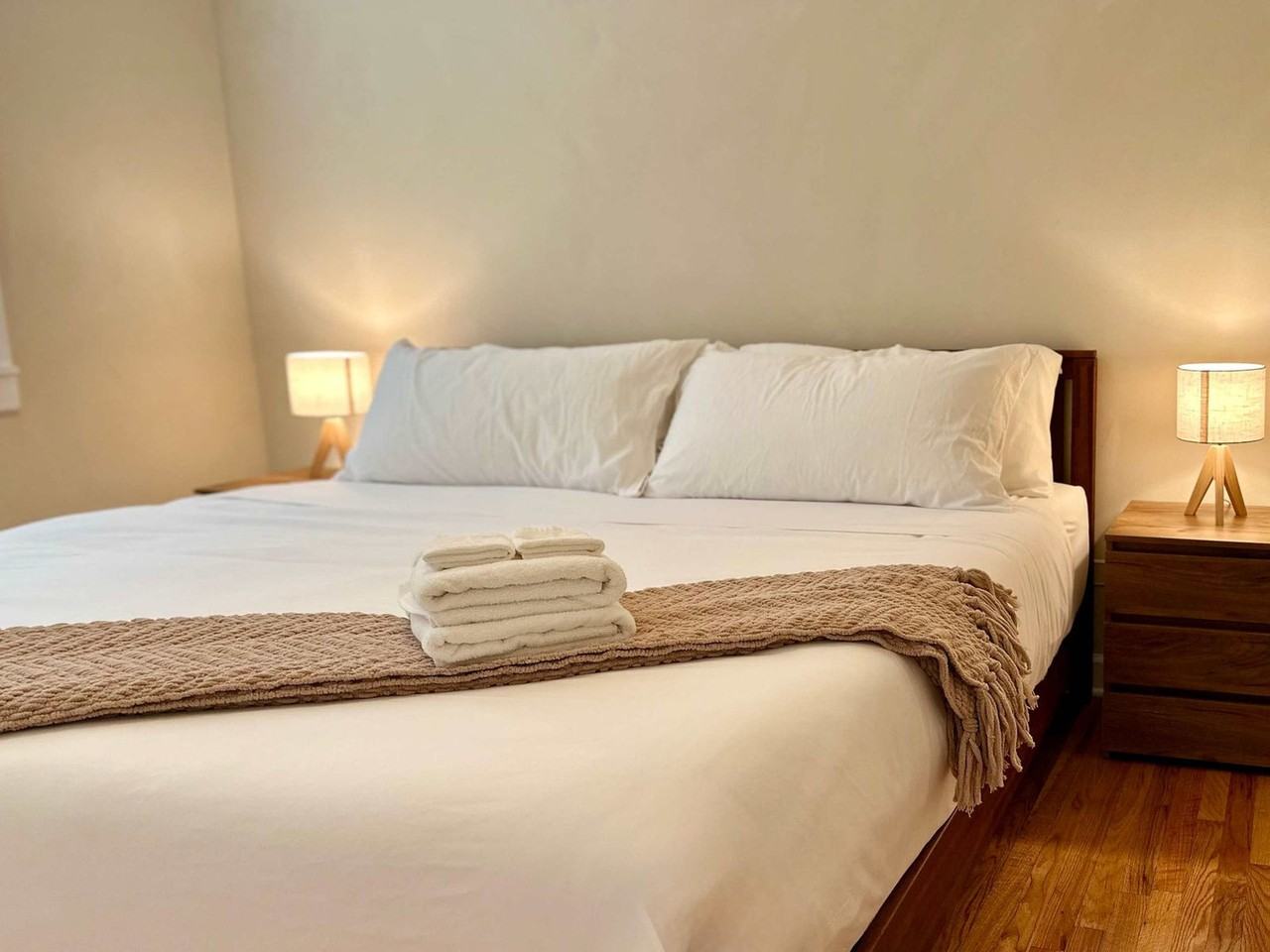 3161 N Cambridge Ave #1322526P - Photo 4 of 8