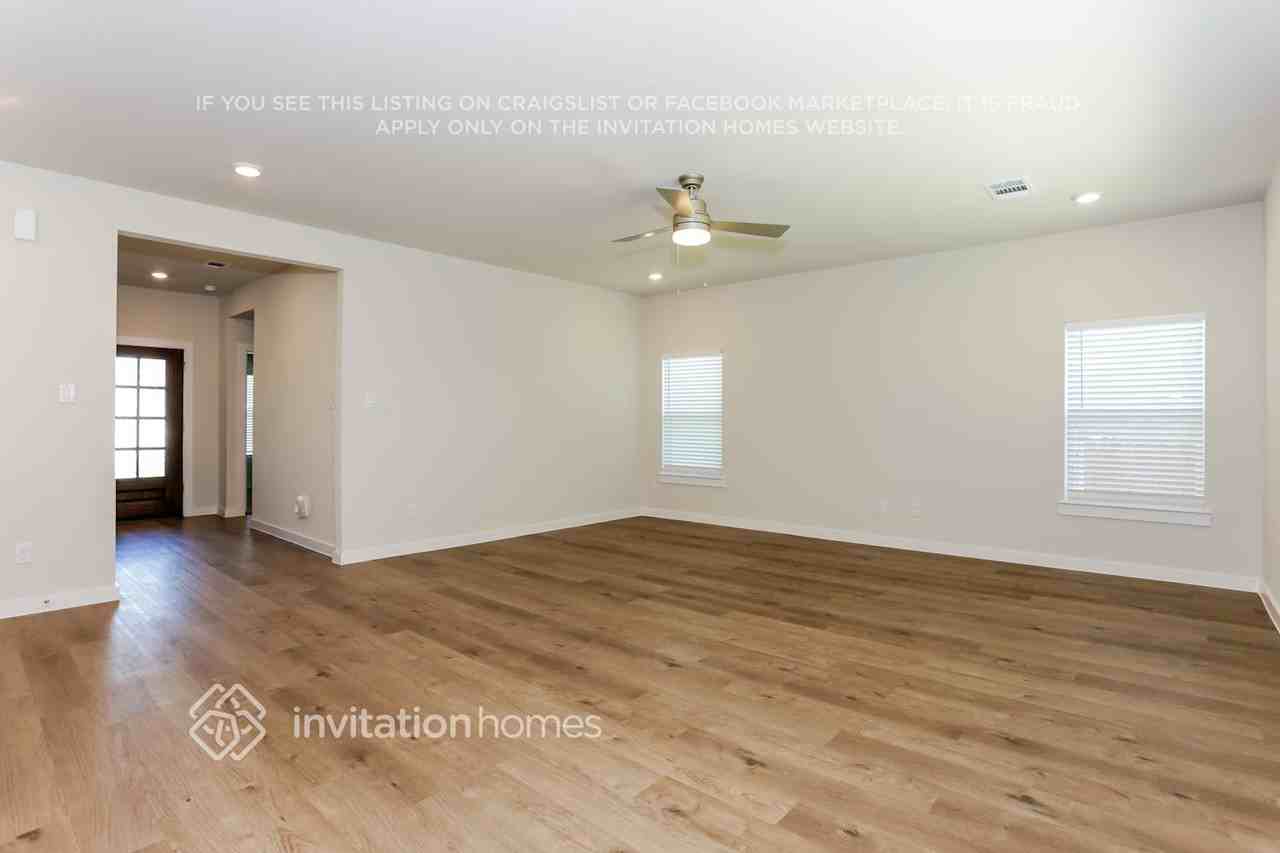 419 Amberville Dr - Photo 4 of 17