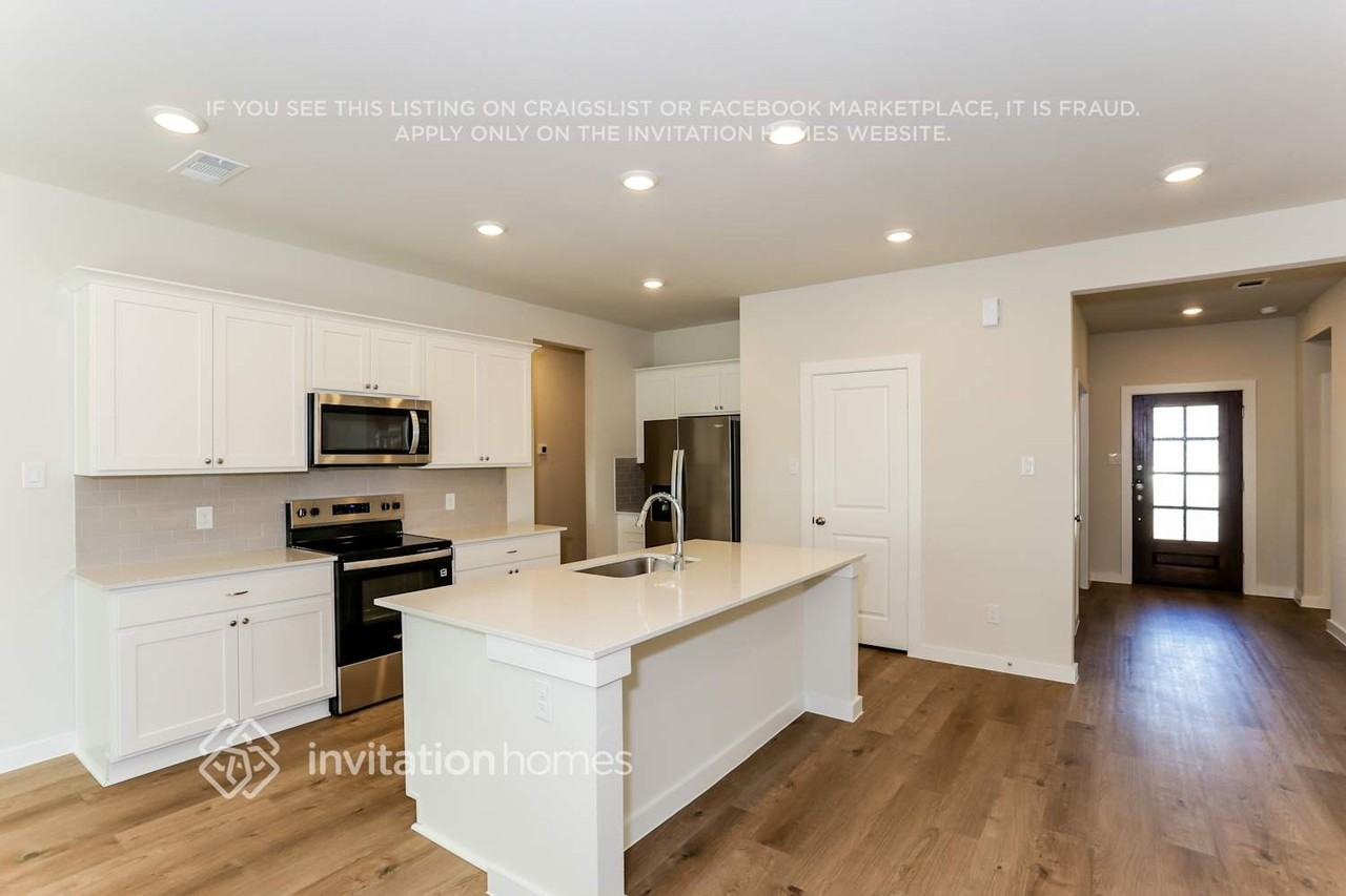 419 Amberville Dr - Photo 6 of 17