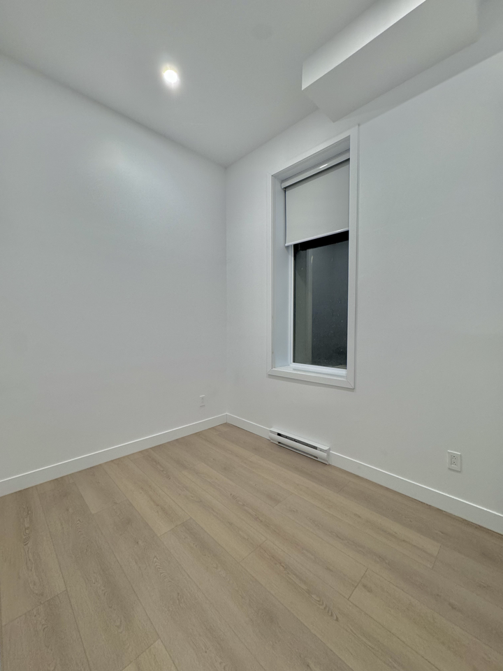 2620 Rue Notre-Dame Ouest #102 - Photo 3 of 9