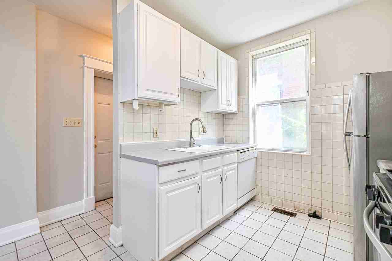 3280 Jefferson Ave #1 - Photo 7 of 34