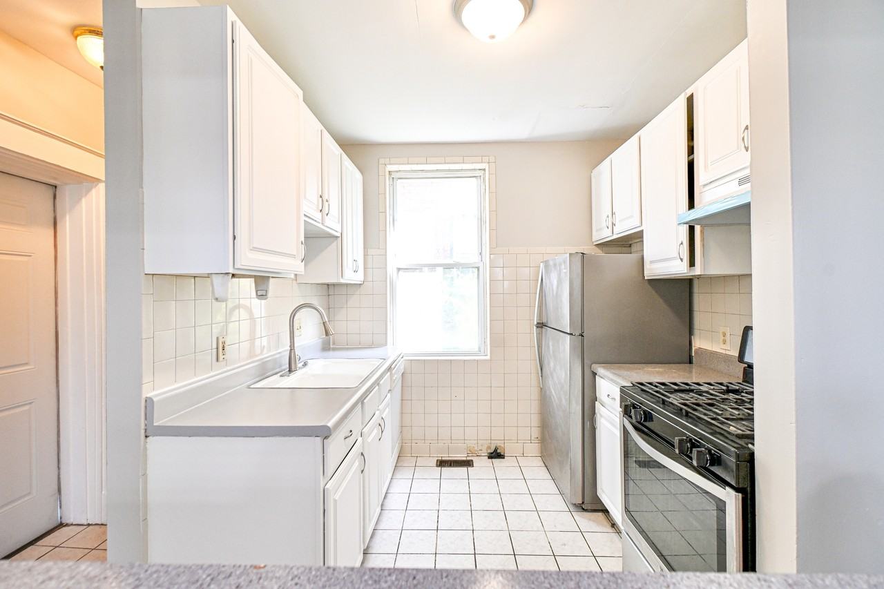 3280 Jefferson Ave #1 - Photo 5 of 34