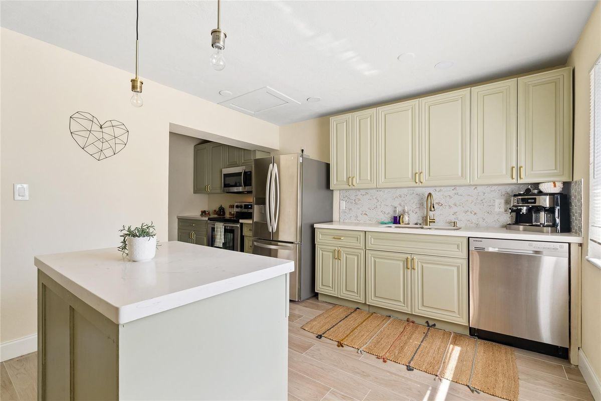 20 Ne 17th Ave - Photo 2 of 17