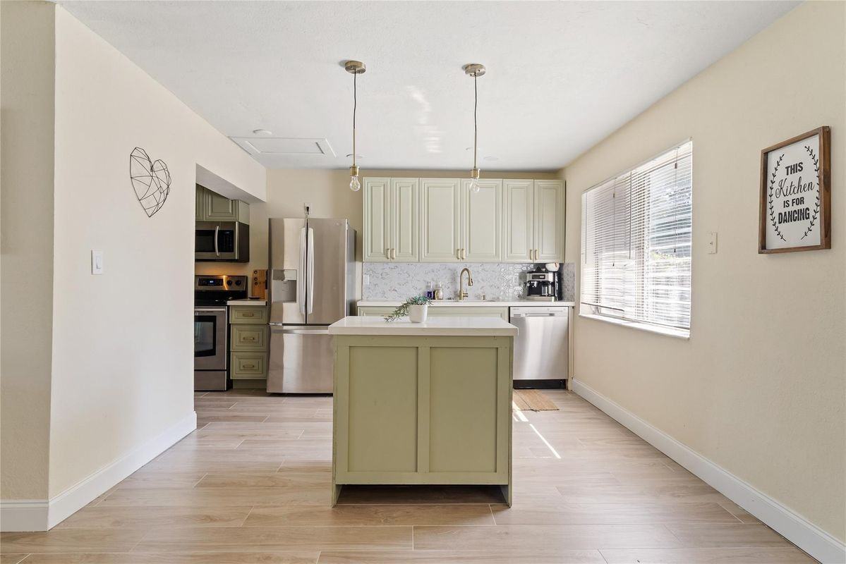 20 Ne 17th Ave - Photo 3 of 17
