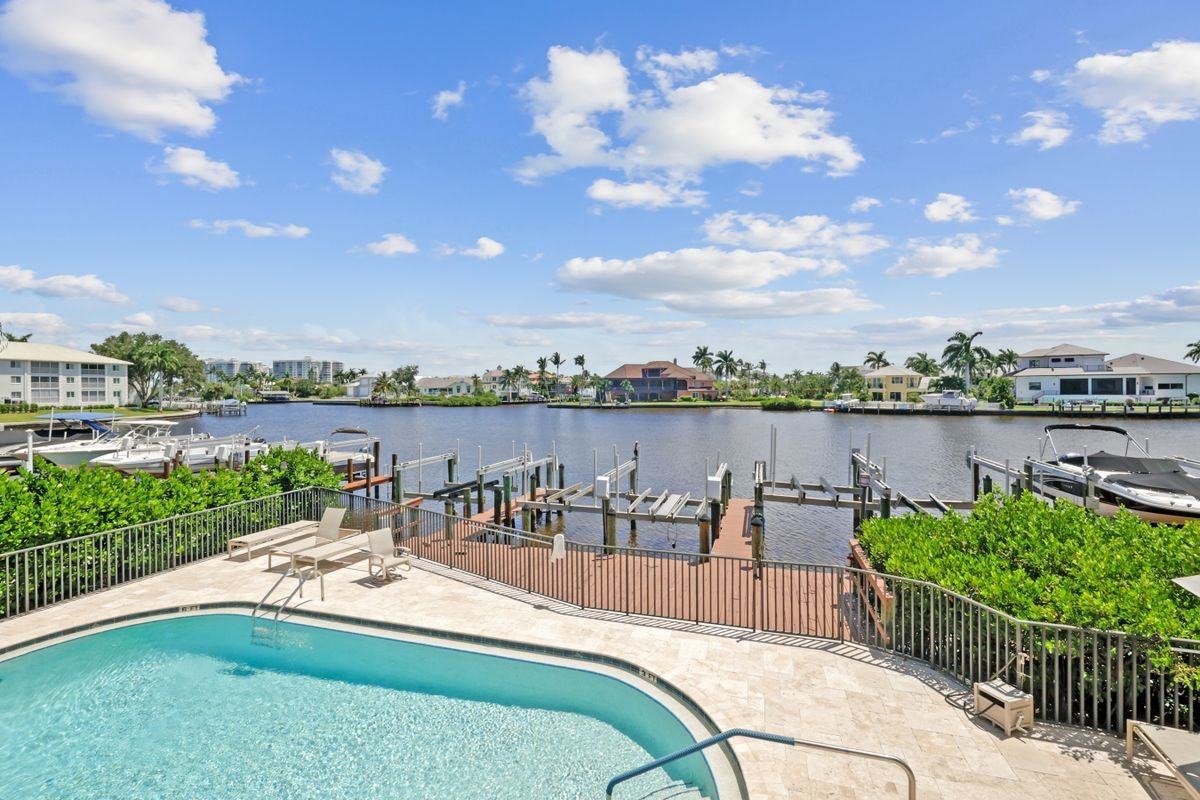10562 Gulf Shore Dr - Photo 3 of 4