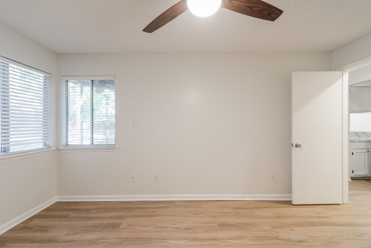 2539 Stockbridge Dr #1 - Photo 4 of 21