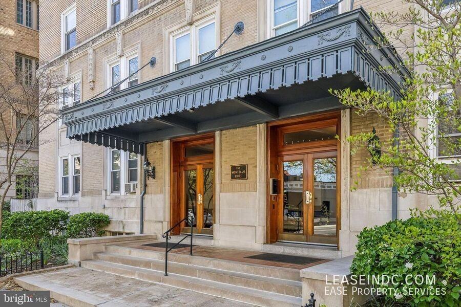 1901 Columbia Road Northwest #301