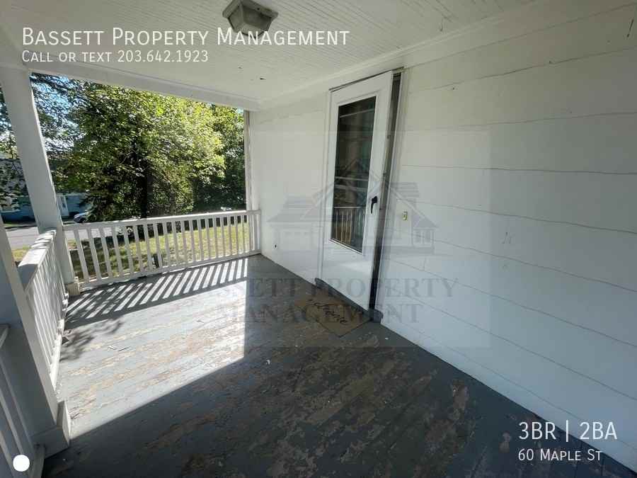 60 Maple St - Photo 2 of 50