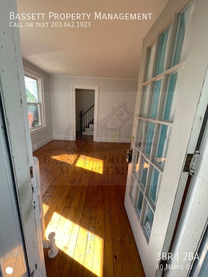 60 Maple St - Photo 4 of 50