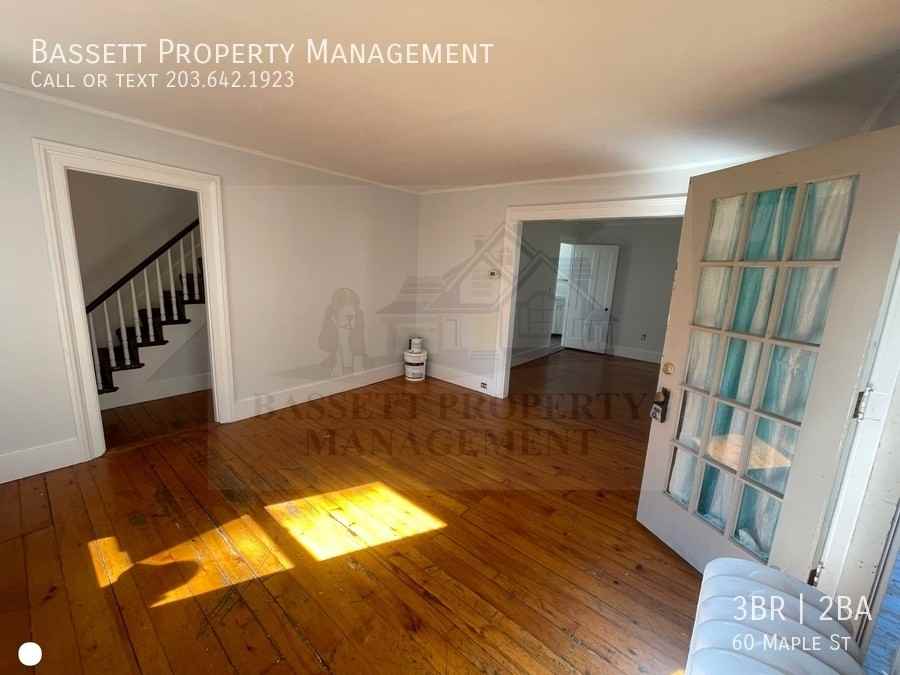 60 Maple St - Photo 5 of 50