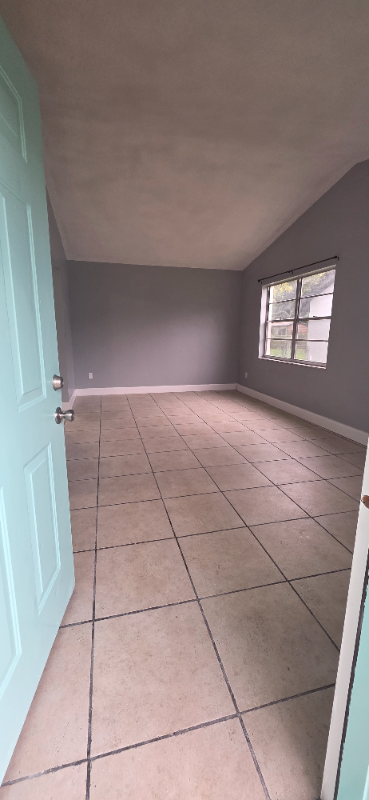 2417 Cedar Ave #B - Photo 2 of 12