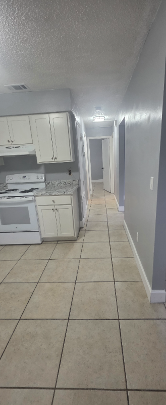 2417 Cedar Ave #B - Photo 4 of 12