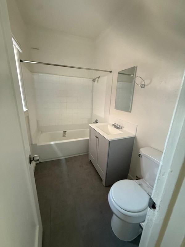 1117 S Norton Ave - Photo 2 of 10