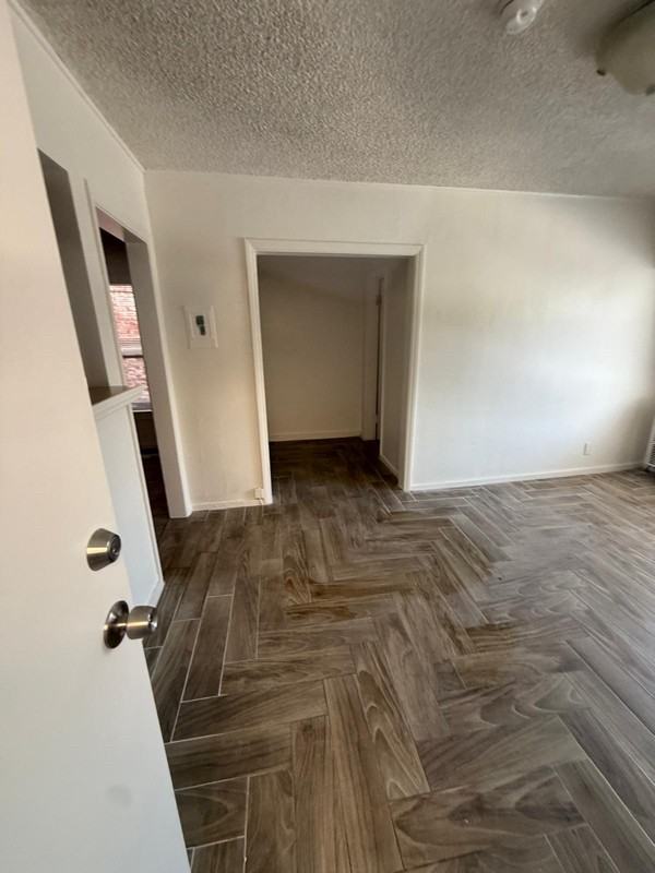 1117 S Norton Ave - Photo 6 of 10