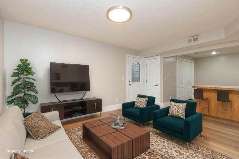 265 Southwest Street - Photo 2 of 11