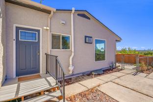 1015 E 3rd St #B - Photo 1 of 1