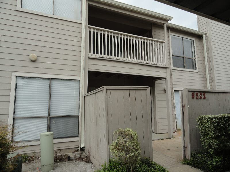 9522 Pagewood Ln - Photo 2 of 20