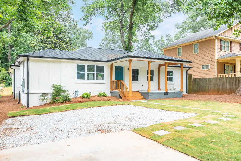 1540 Eastland Rd Se - Photo 2 of 18