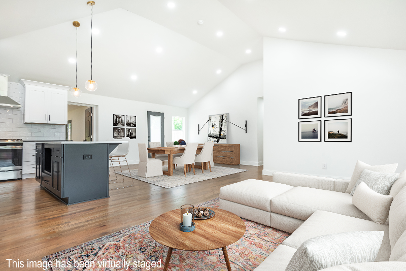 1540 Eastland Rd Se - Photo 3 of 18