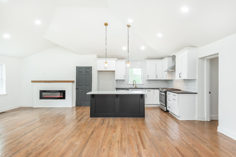 1540 Eastland Rd Se - Photo 6 of 18