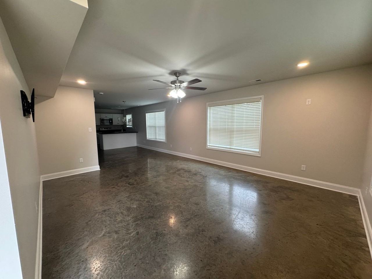 1408 Normalview Dr - Photo 2 of 16