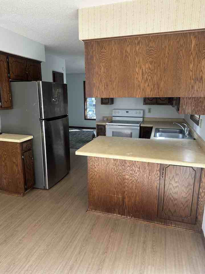 137 35th Ave N #NA - Photo 6 of 13