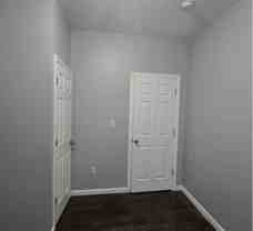 662 Grove St #1R - Photo 1 of 1