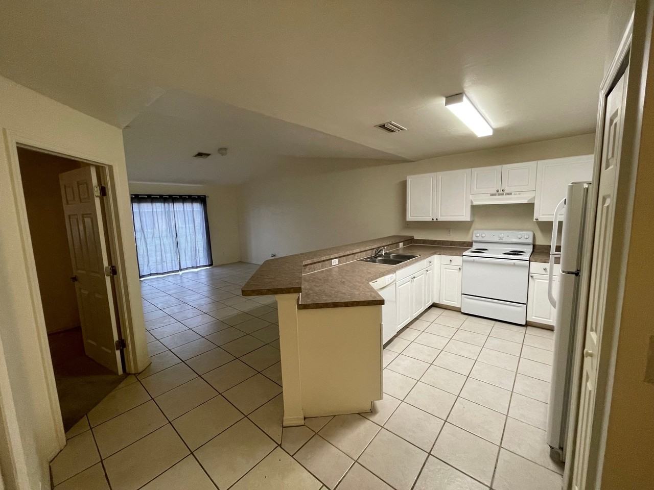 2434 Venice Ave N #2434 - Photo 2 of 7