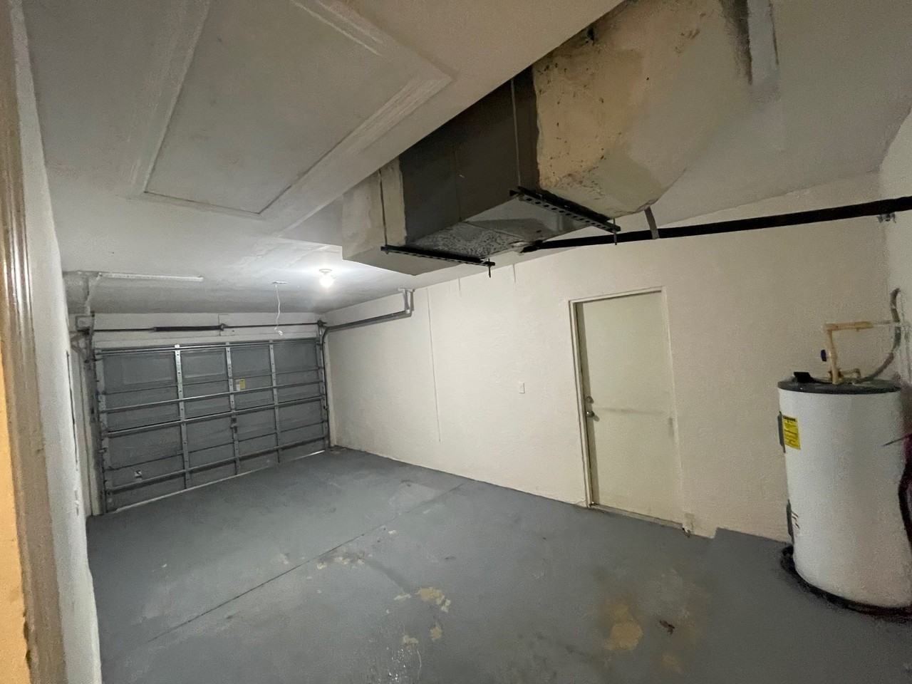 2434 Venice Ave N #2434 - Photo 3 of 7