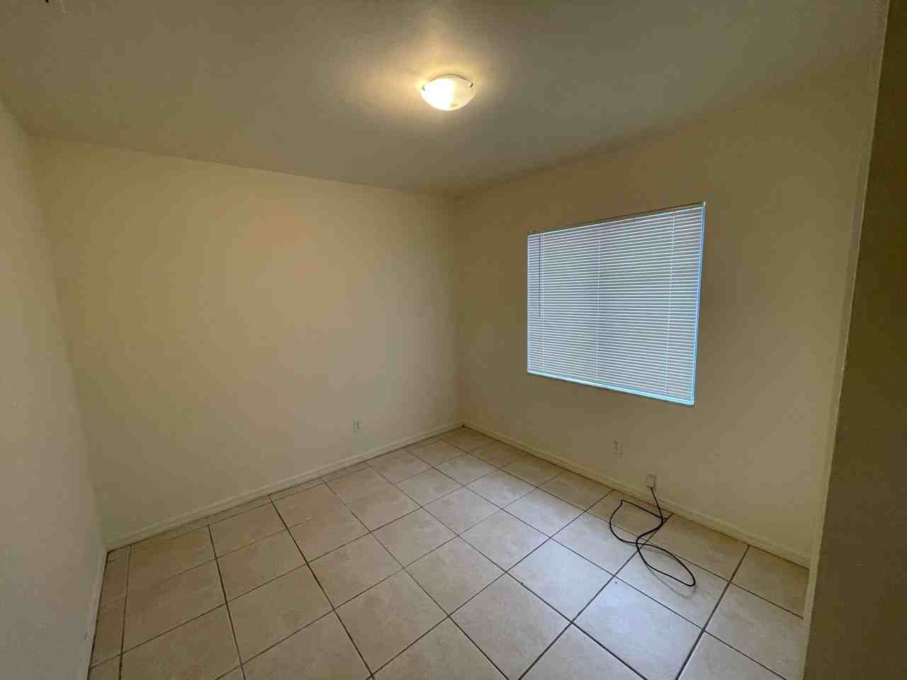 2434 Venice Ave N #2434 - Photo 7 of 7