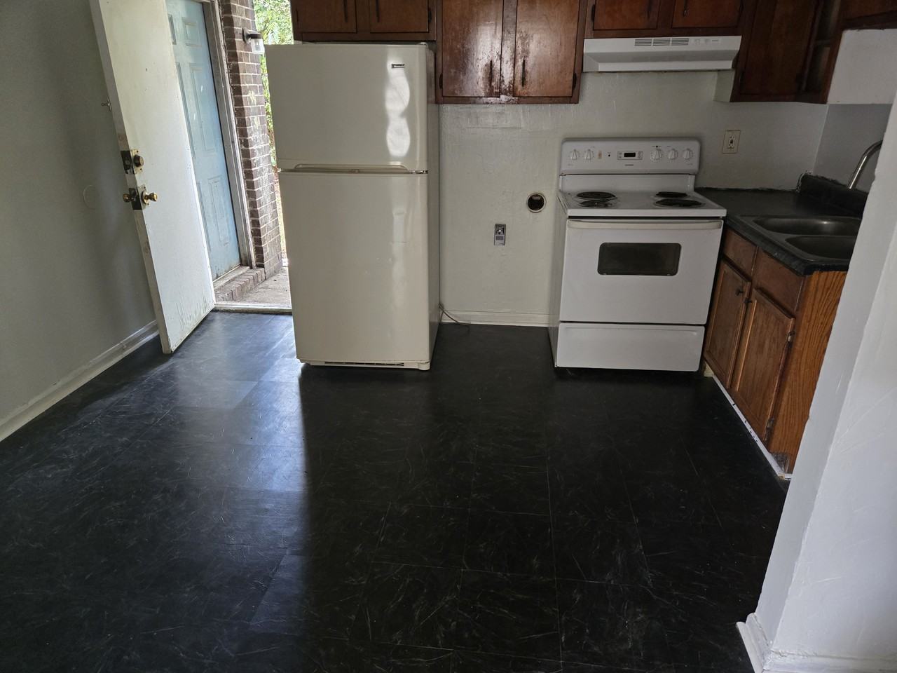 922 53rd St N #D - Photo 3 of 7