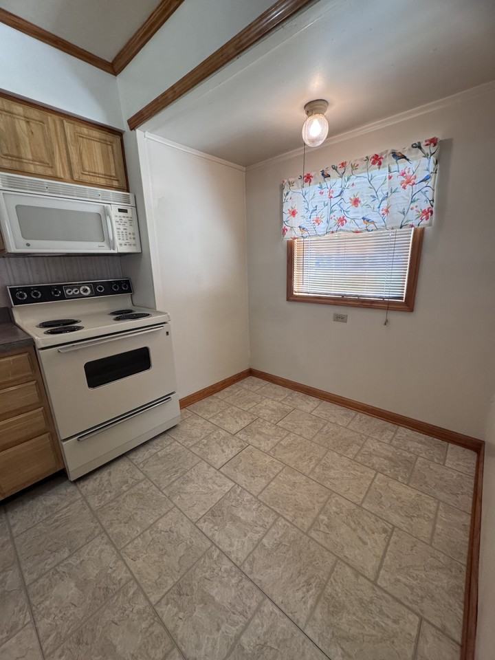 116 S Walnut St #116 - Photo 2 of 8