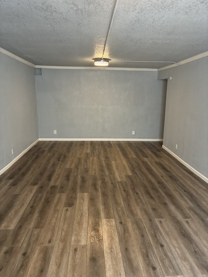 501 W Columbia Ter #3 - Photo 2 of 15