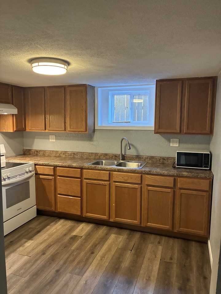 501 W Columbia Ter #3 - Photo 4 of 15