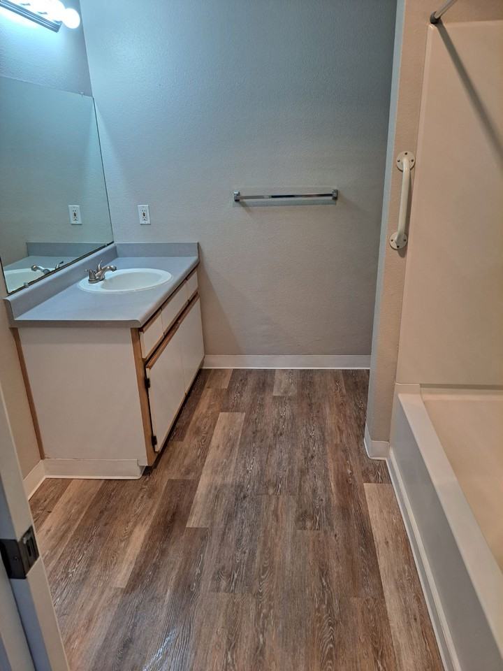 5609 Finch Dr #321 - Photo 2 of 12