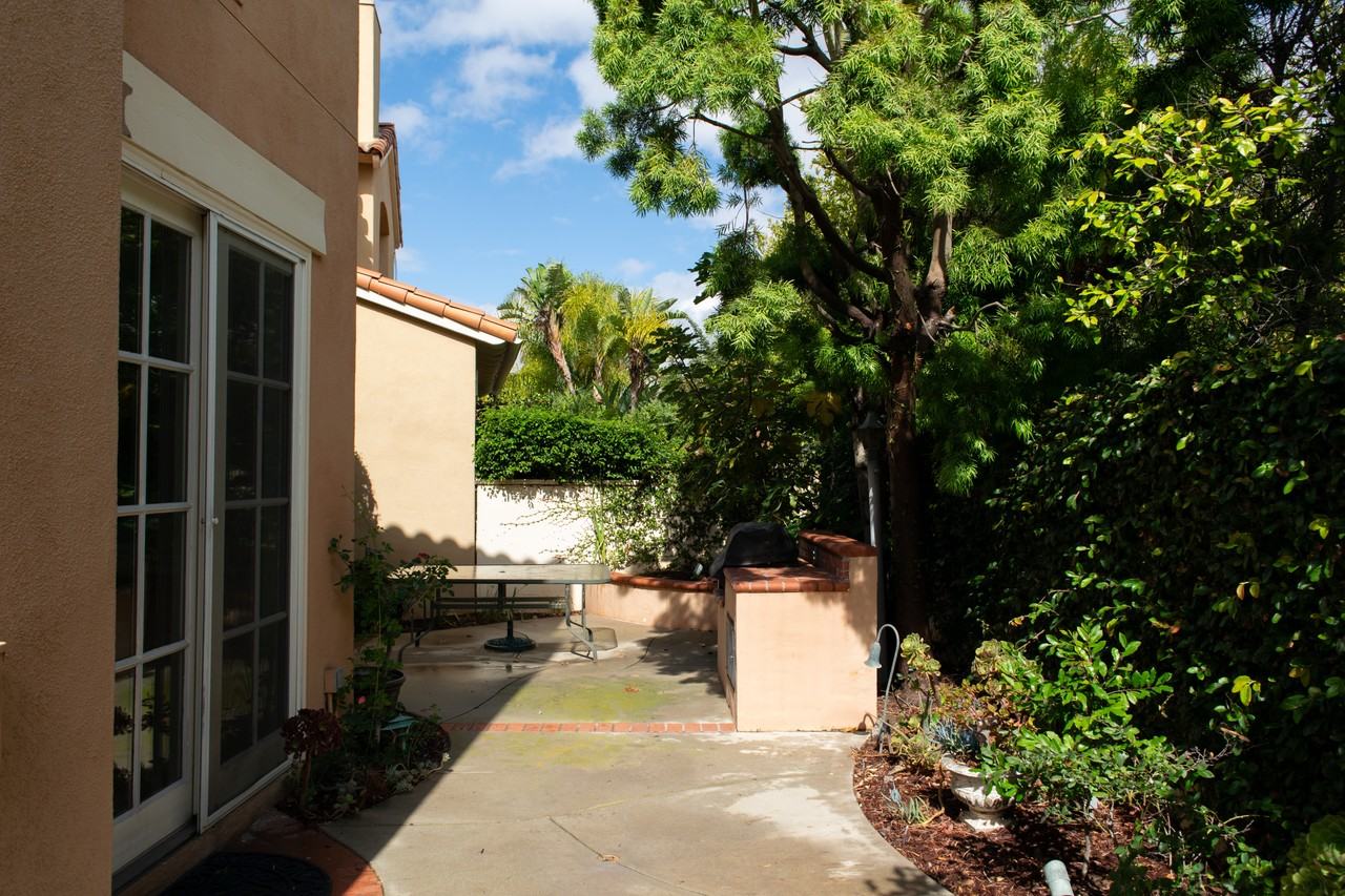 1148 Corte Riviera #NA - Photo 5 of 36