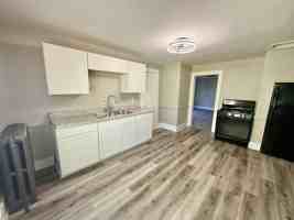 featured image of 922 Maple St #UPPER