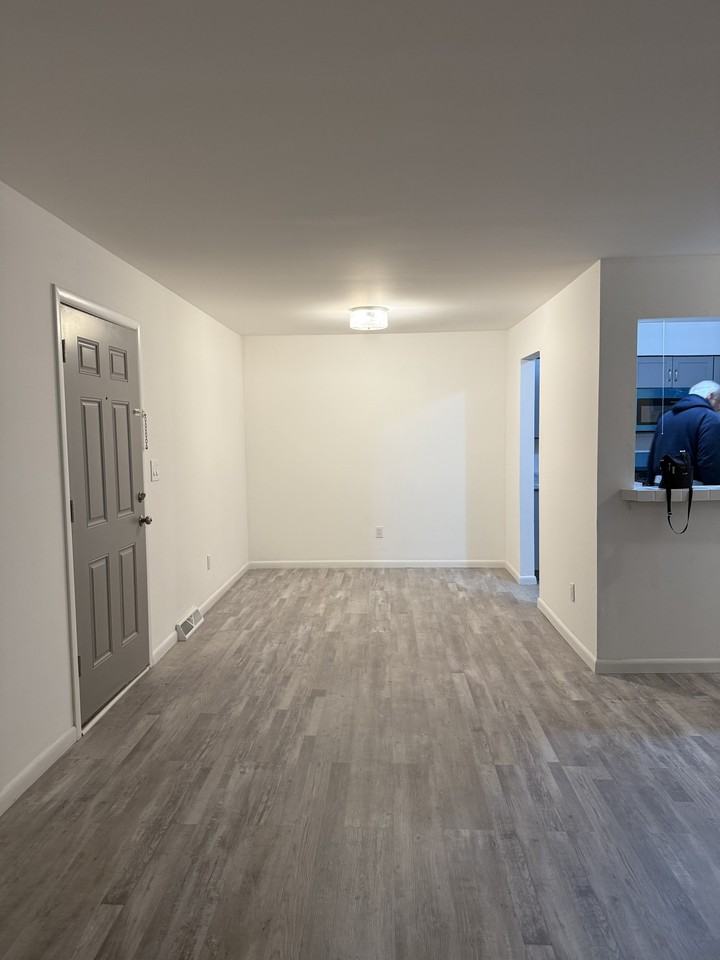 1 Oyster Bay Road #1B - Photo 2 of 7