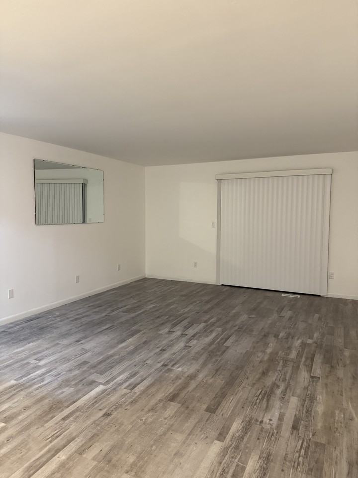 1 Oyster Bay Road #1B - Photo 7 of 7