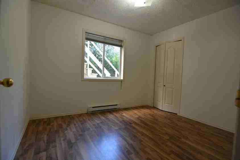 877 Admirals Road #2 - Photo 5 of 6