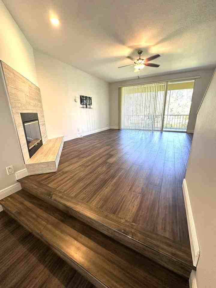 1045 Pinellas Bayway S ##S - Photo 4 of 38