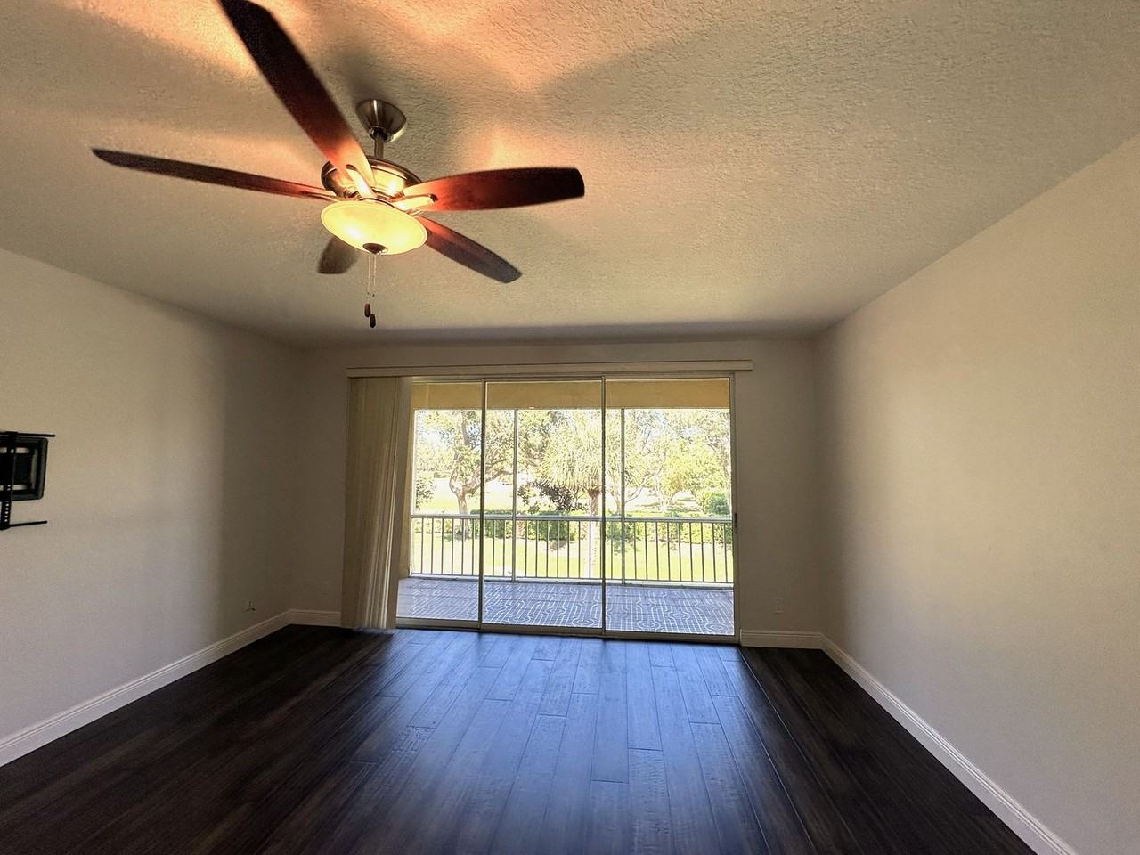 1045 Pinellas Bayway S ##S - Photo 7 of 38