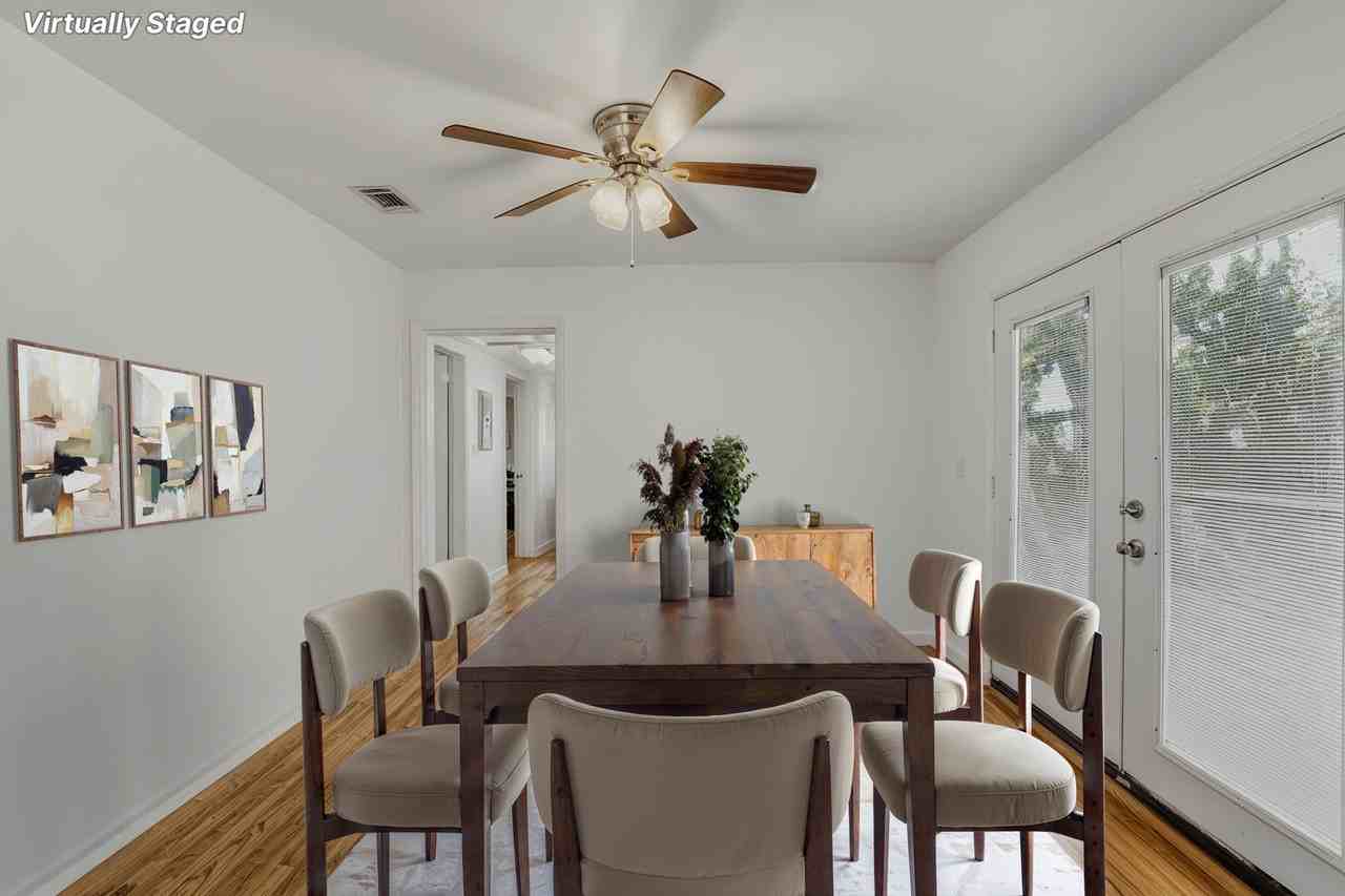 208 Juniper Dr - Photo 4 of 17